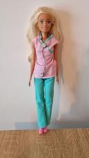 Barbie médecin