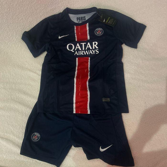 Ensemble foot PSG - photo numéro 1