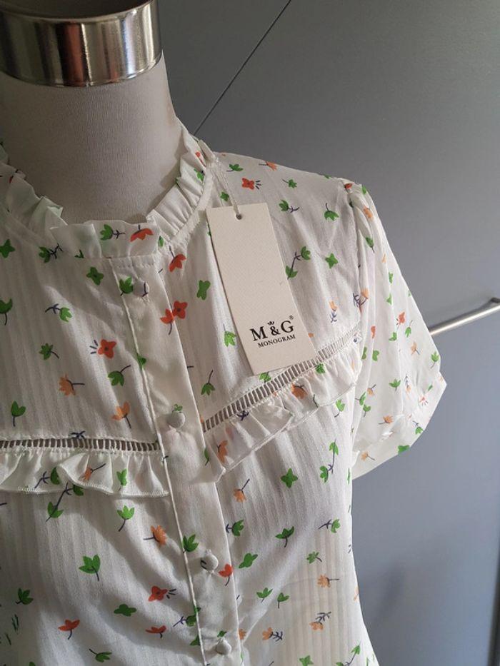 Blouse manches courtes blanche imprimé fleuri Monogram Taille S neuve avec étiquette - photo numéro 3