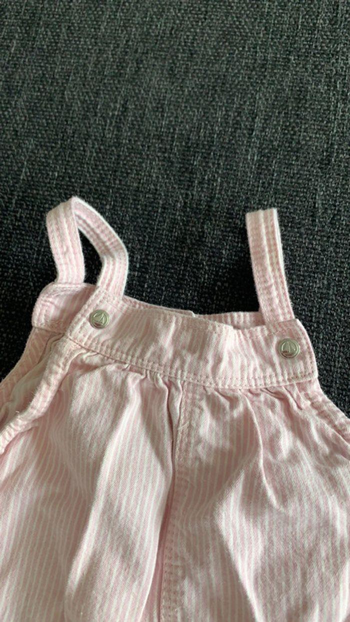 Salopette rayée rose et blanche, petit bateau, 12 mois en bon état - photo numéro 3