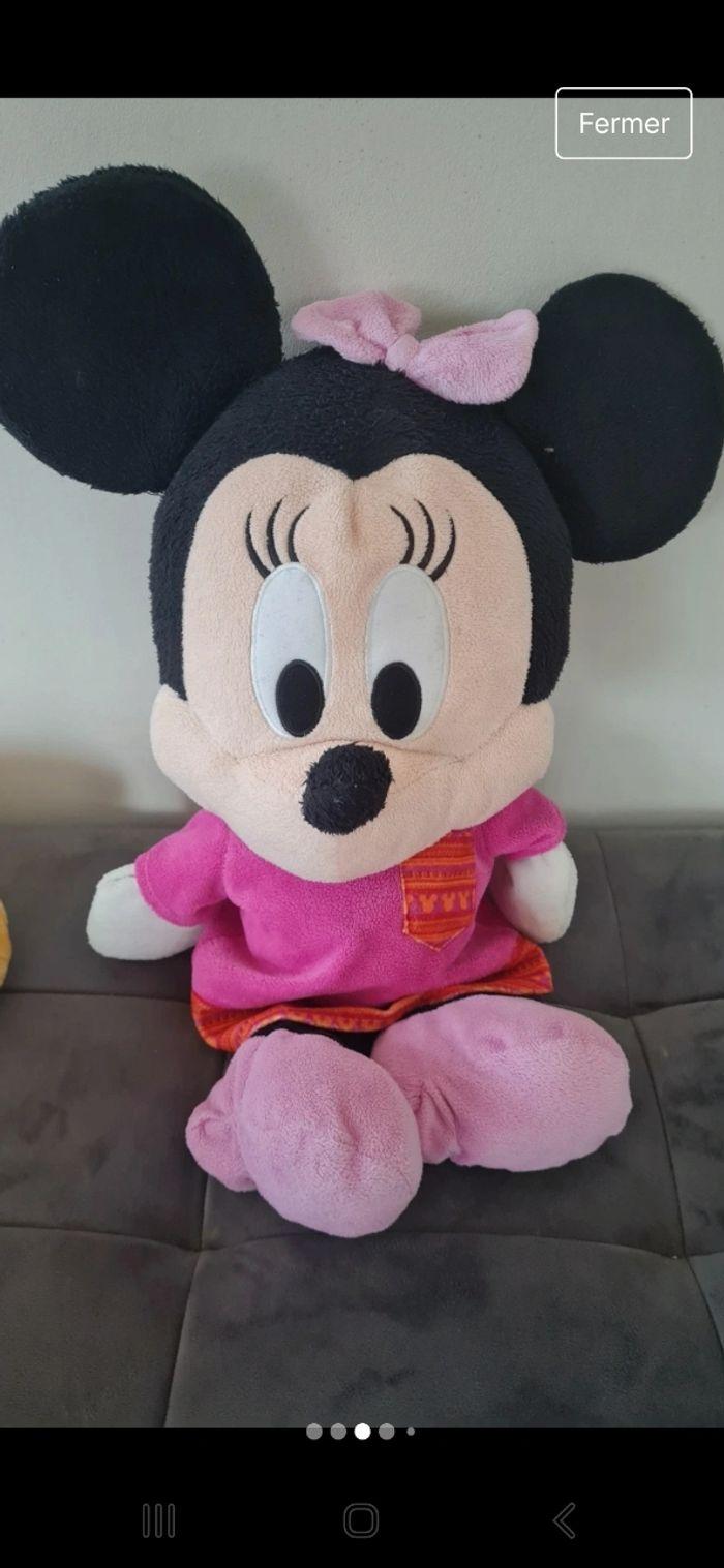 Lot de 2 grands peluches Mickey et minnie - photo numéro 4