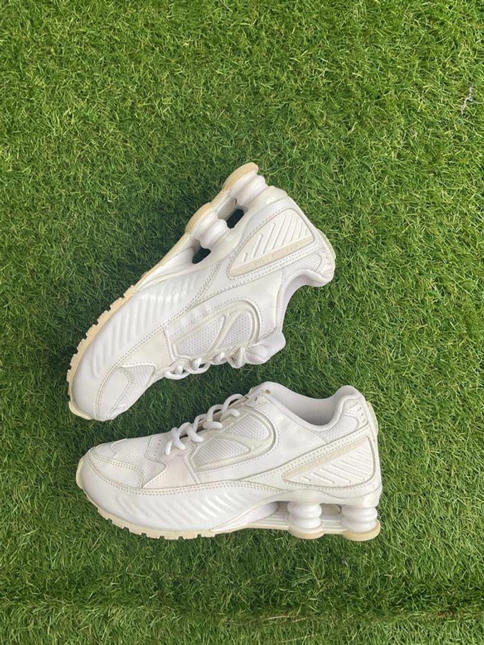 Nike shox enigma 9000 triple White  size 36 - photo numéro 1