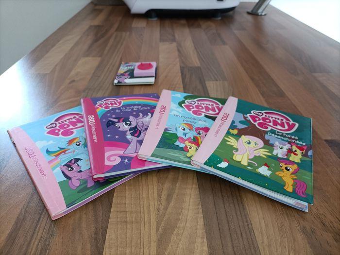 Lot 4 livres My Little Pony tome 1,2,3,5 +1 petit cadeau - photo numéro 2