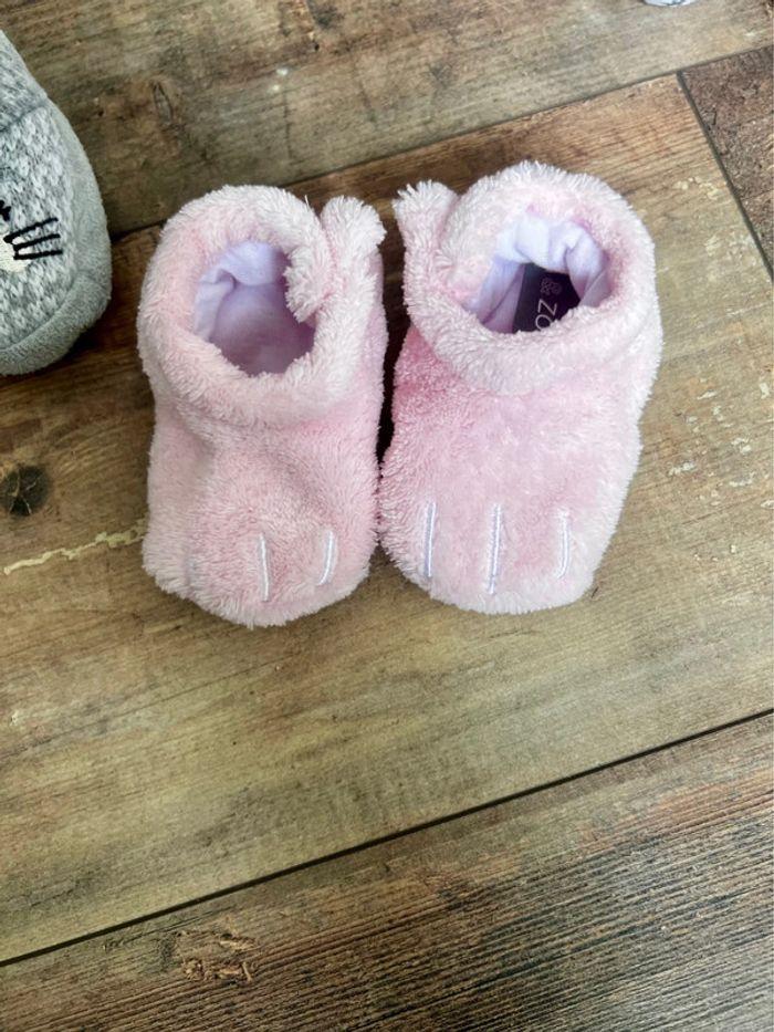 2 paires de chaussons très bon état - photo numéro 2