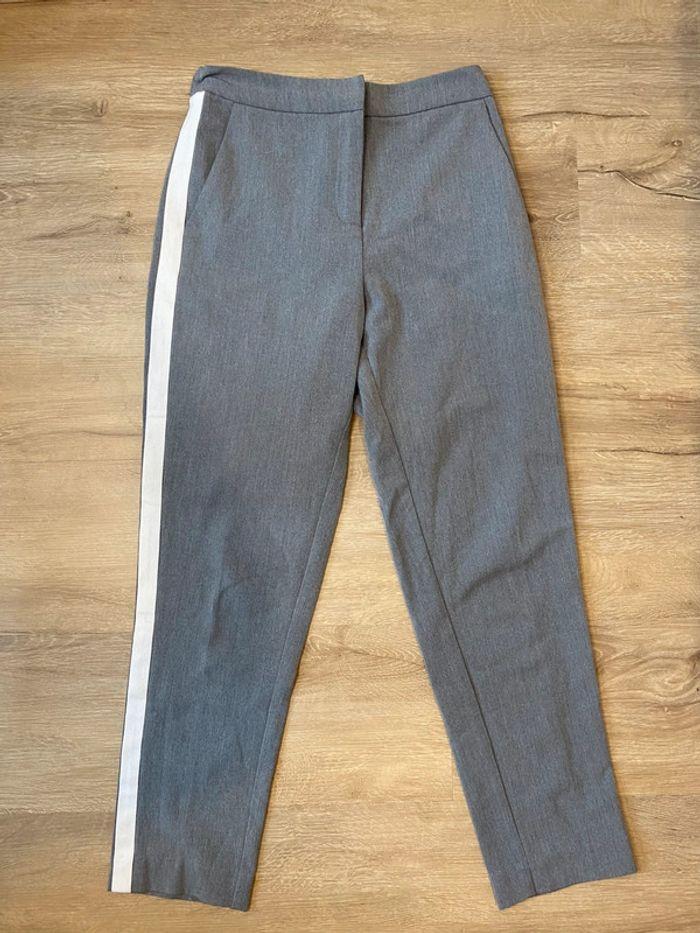 Pantalon chino gris à bandes blanches Bizzbee taille XS / 34 - photo numéro 3