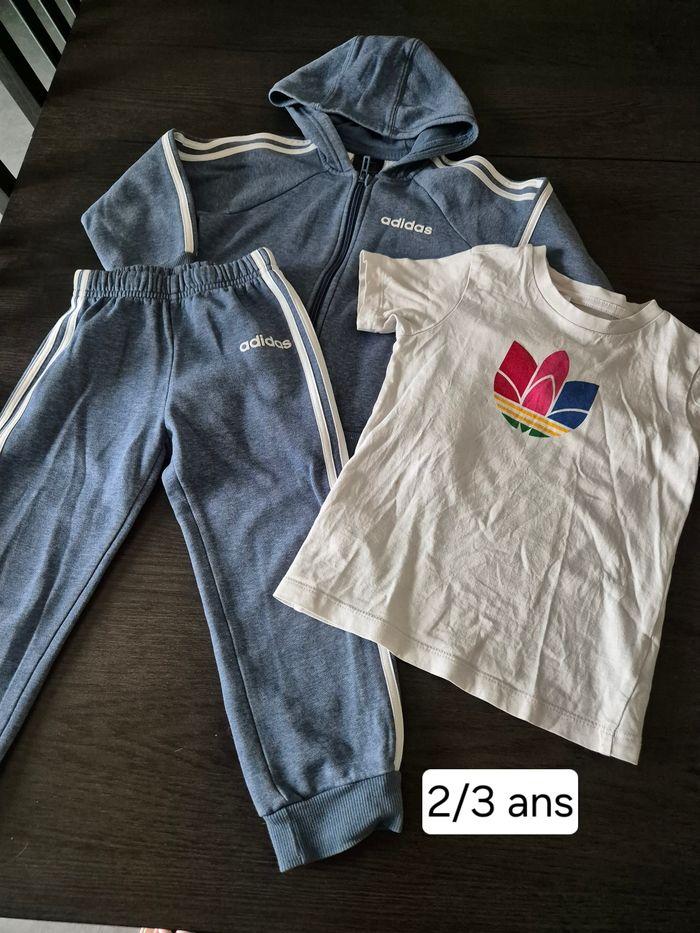 Ensemble sport Adidas (2/3 ans) - photo numéro 1