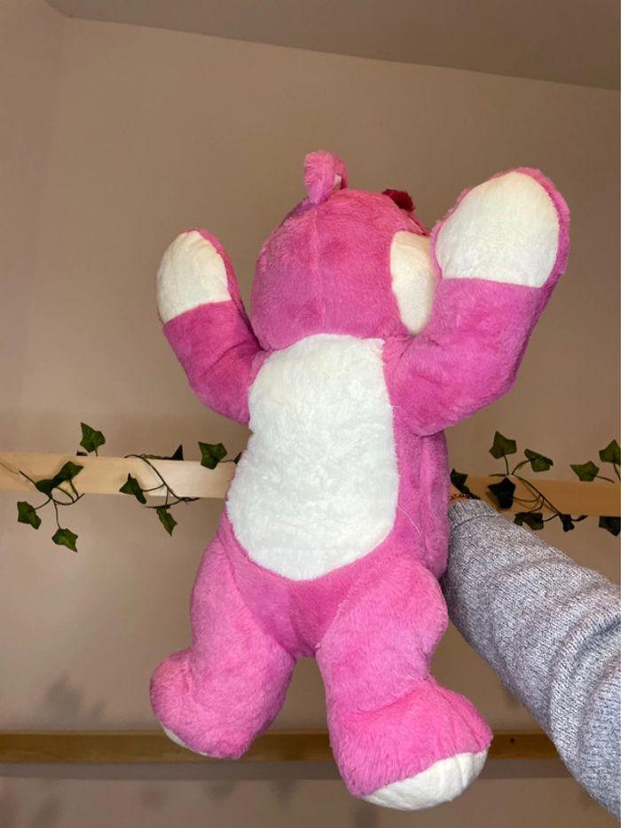 Peluche Lotso Toy Story grande taille - photo numéro 5