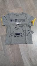 T-shirt à manches courtes avec un dessin requin