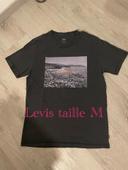 T-Shirt à manches courtes noir effet délavé motifs devant Lévis taille M