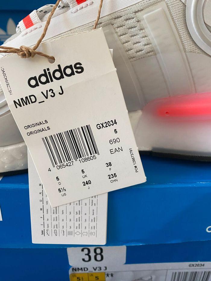 Baskets Adidas NMD V3 38 - photo numéro 2