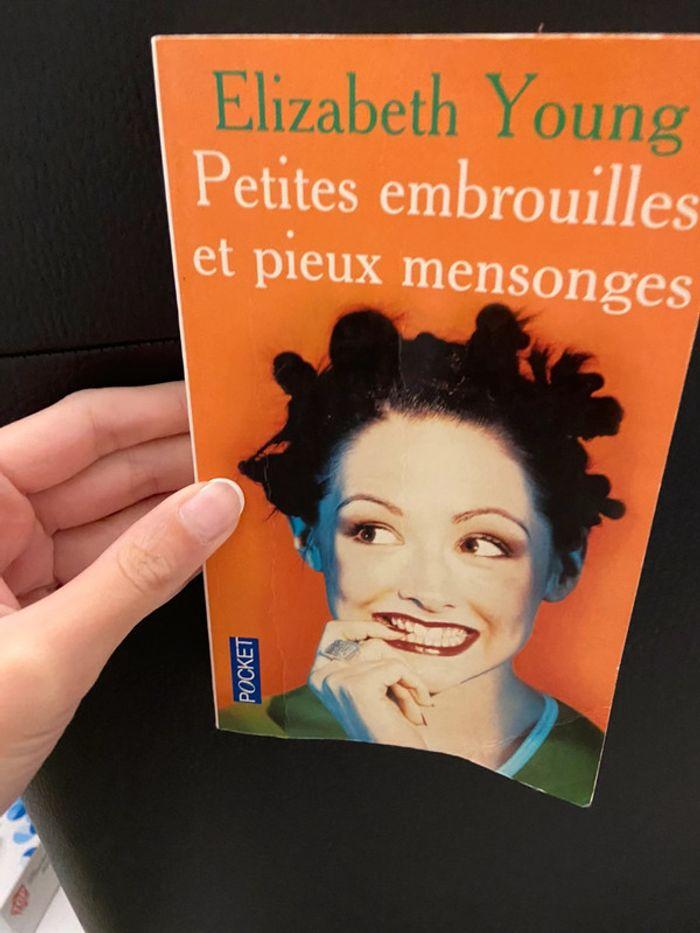 Petites embrouilles et pieux mensonges - photo numéro 1