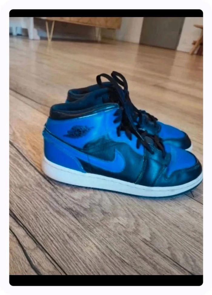 Baskets Air Jordan mid bleu enfant - photo numéro 1