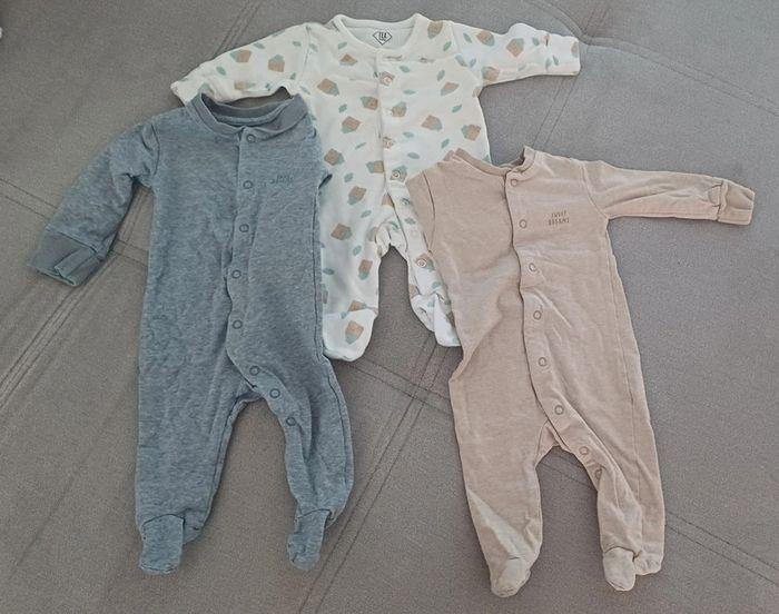 11 Pyjamas naissance - photo numéro 4