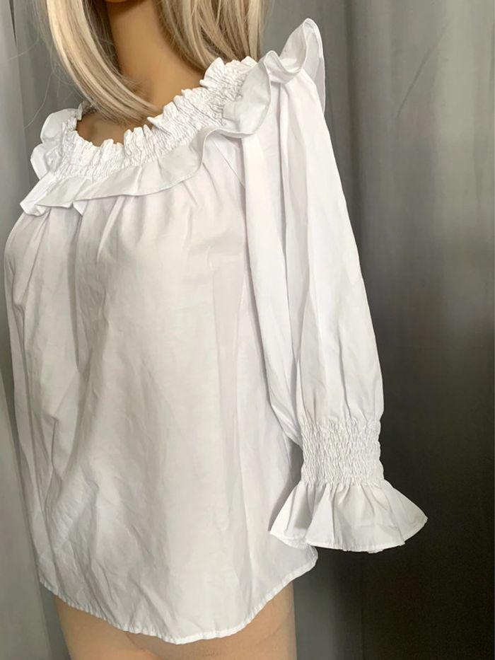 Blouse blanche courte et très légère neuve - photo numéro 2