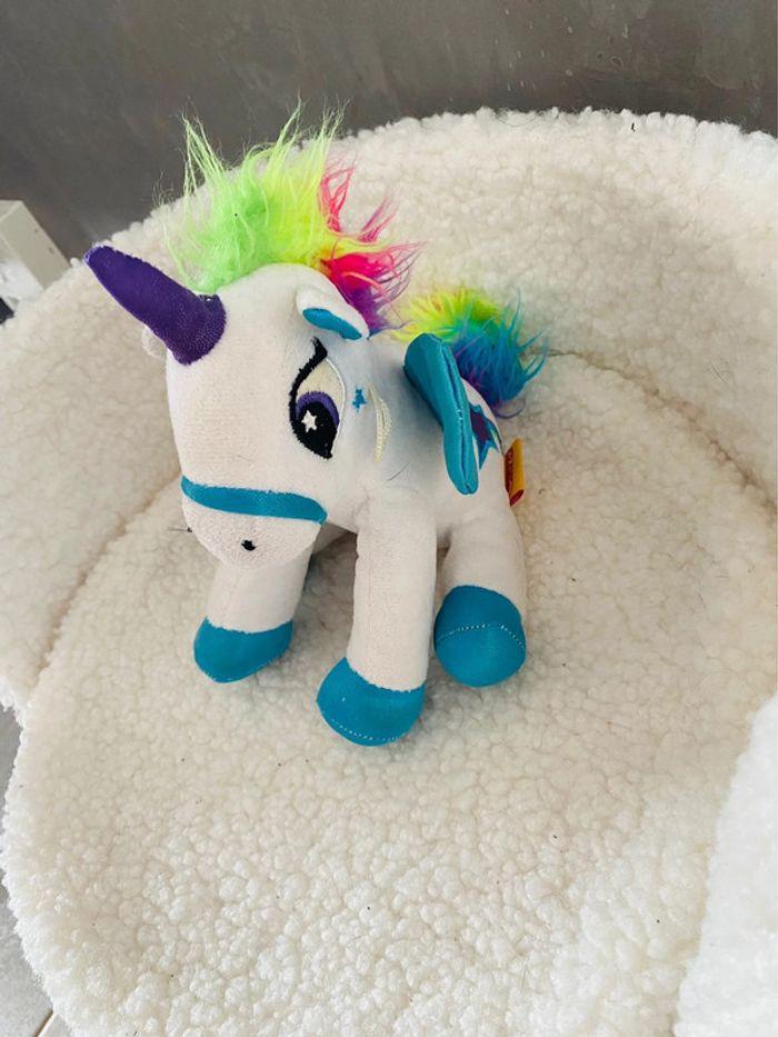 Peluche licorne multicolore - photo numéro 3