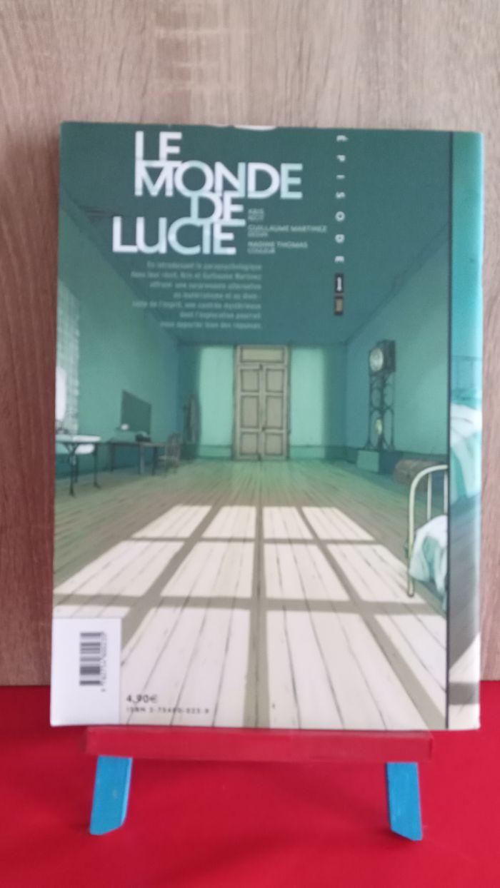 Le monde de Lucie, Kris et Guillaume Martinez . 2006, couverture souple - photo numéro 2