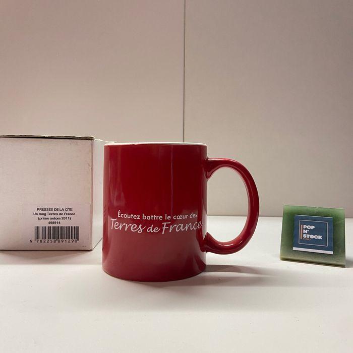 Mug publicitaire rouge Terres de France - Presses de la cité - 2011 - photo numéro 1