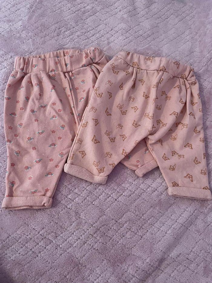 2 pantalons bébé - photo numéro 1