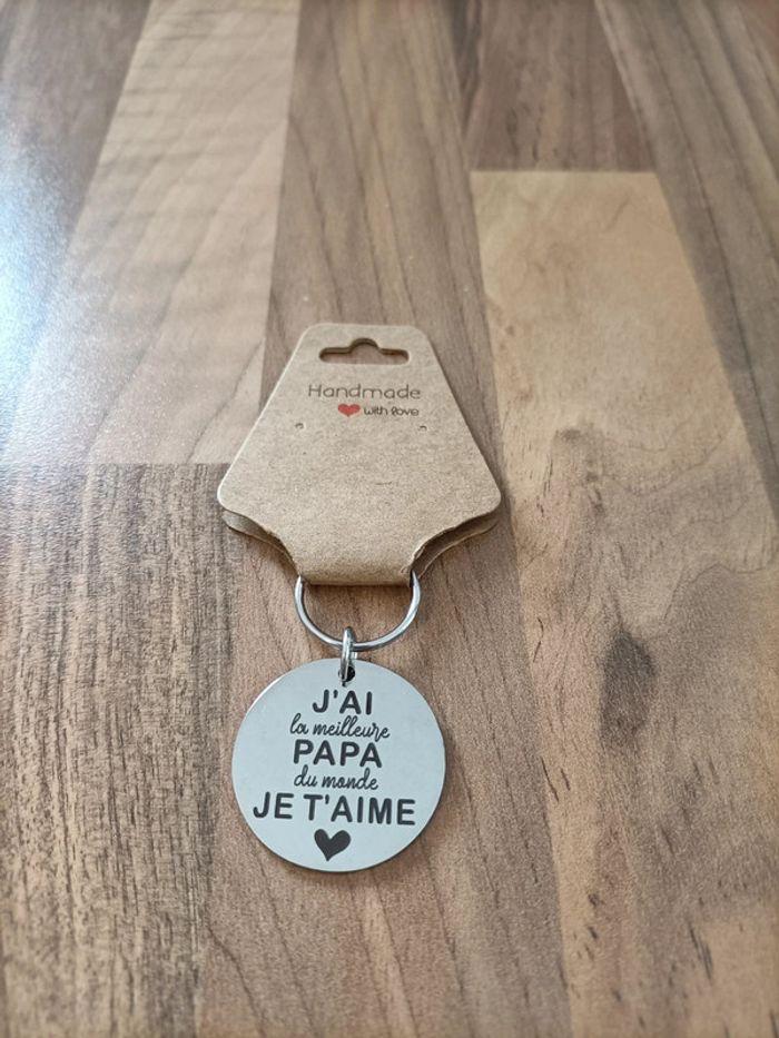 Porte clé neuf " j'ai le meilleur papa du monde. Je t'aime" - photo numéro 1