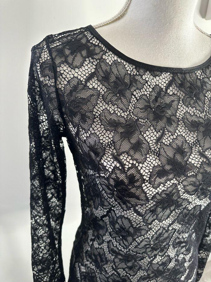 Blouse noire en dentelle transparente fleurs Emporio Armani T38 M - photo numéro 2