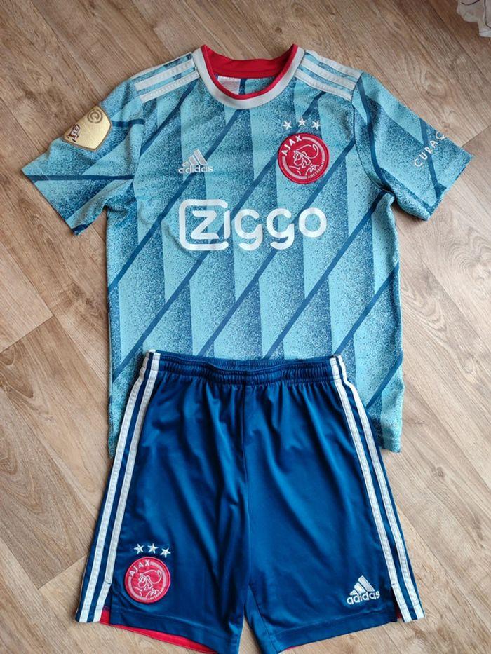 Ensemble ajax - photo numéro 1