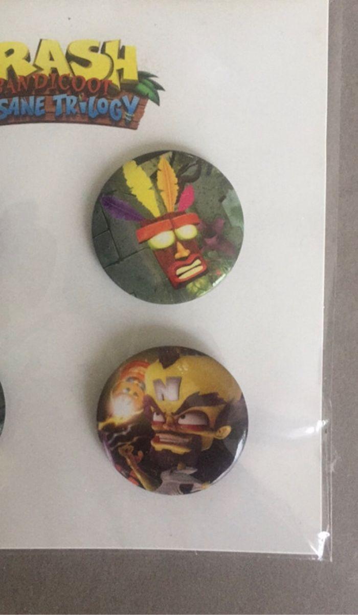 Lot 4 badges crash bandicoot goodies neufs - photo numéro 5