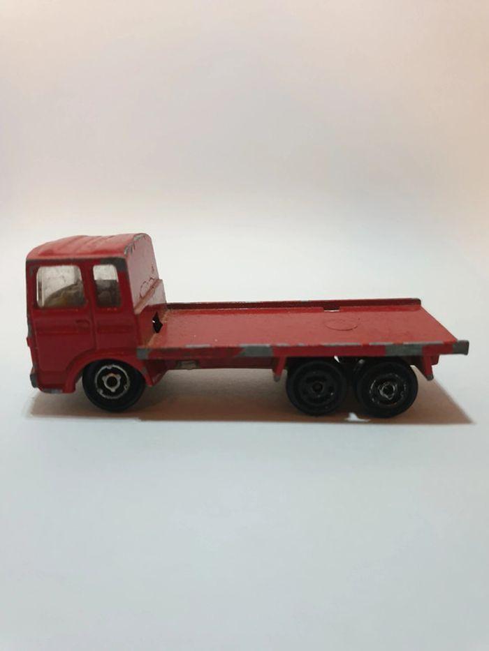 Majorette camion plateau Saviem rouge 1/100 Made in France 🇫🇷 - photo numéro 10