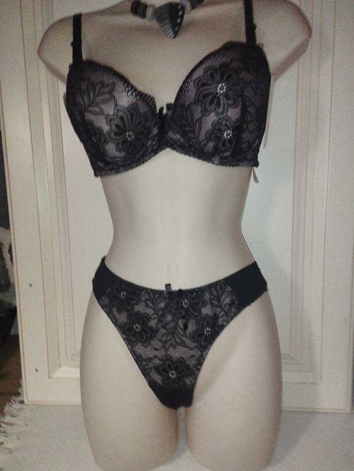 Ensemble de lingerie neuf 85C M pour le string - photo numéro 1