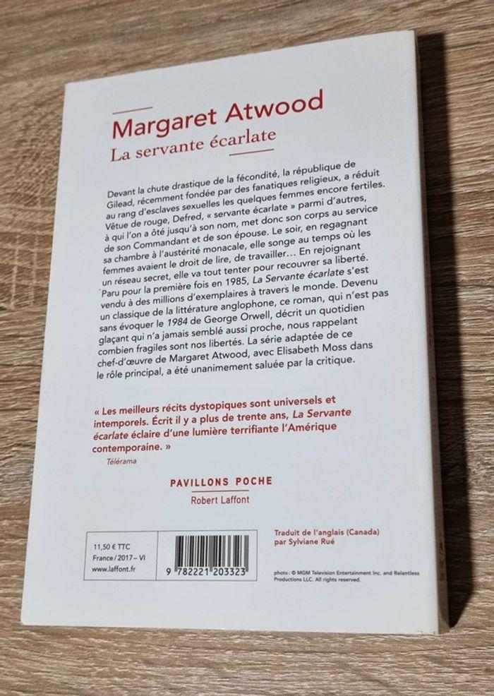 La servante écarlate- Margaret Atwood - photo numéro 2