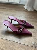 Paire de mules à talons. Escarpins couleur rose foncé, taille 37