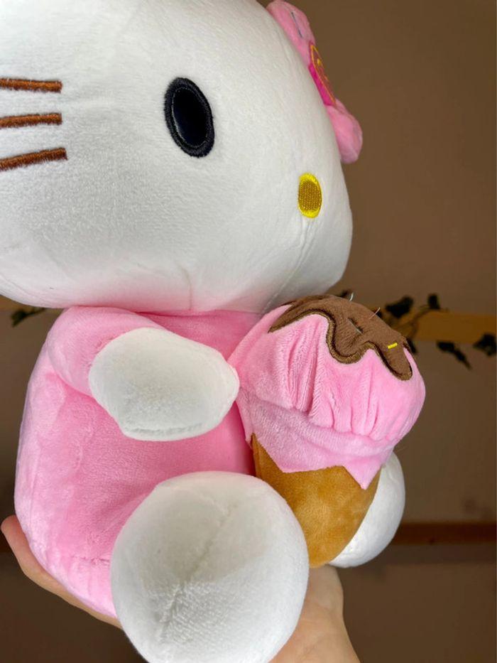 Peluche Hello Kitty avec sa Glace 🍦 - photo numéro 8