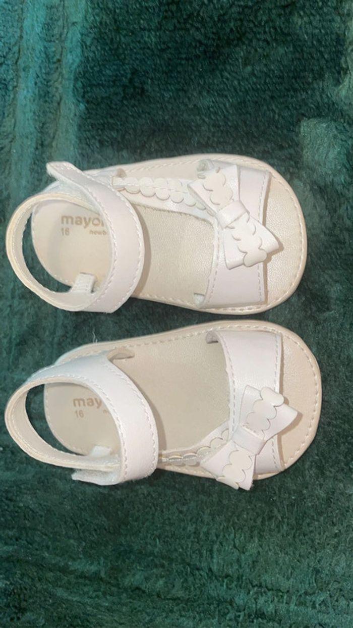 Chaussures d’été pour bébé fille - photo numéro 1