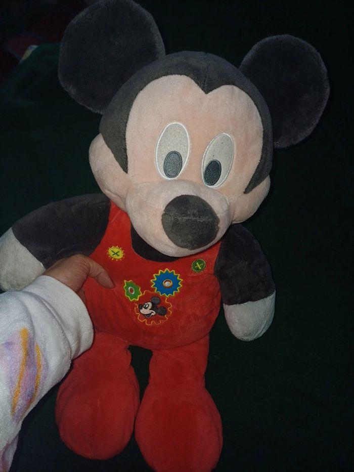 Peluche Mickey rouge - photo numéro 2