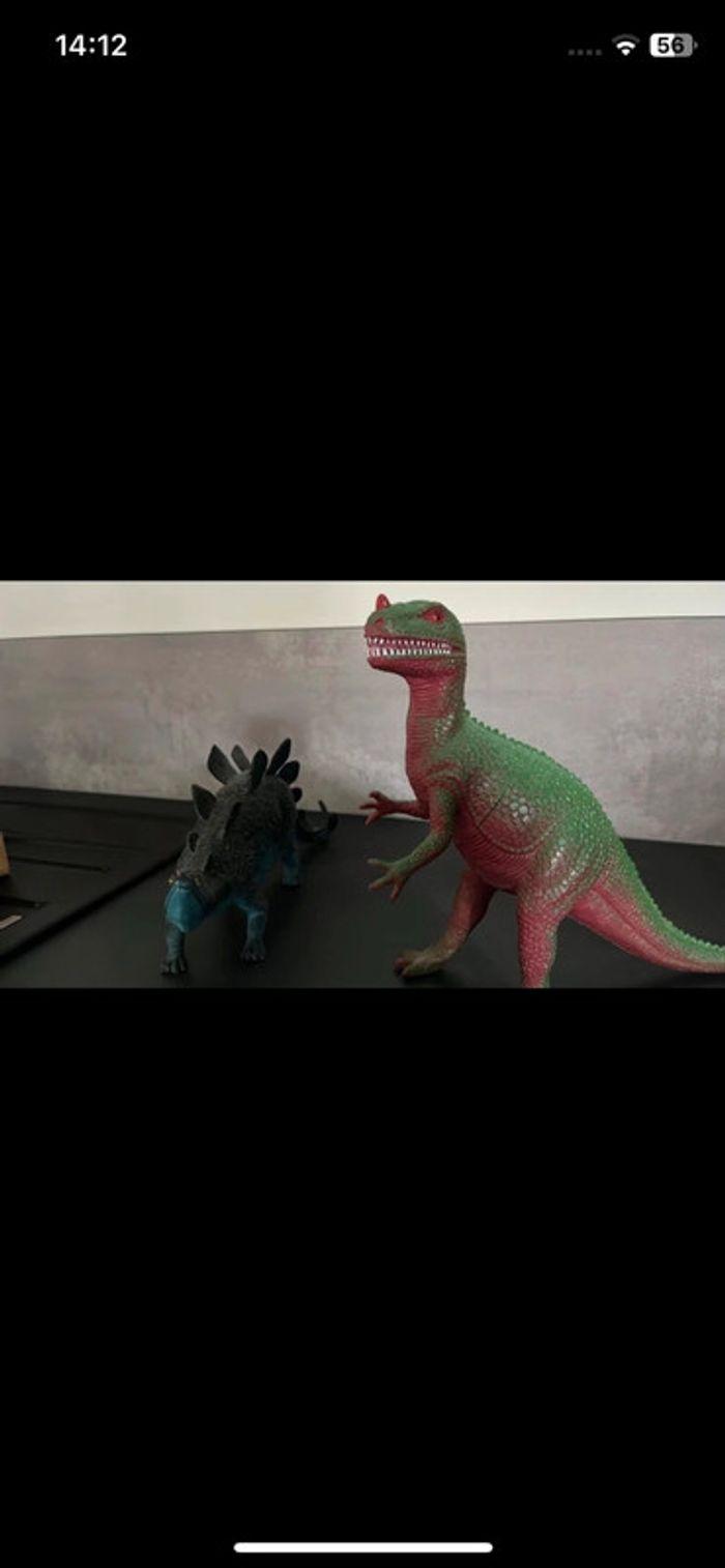 Jouets dinosaures - photo numéro 2