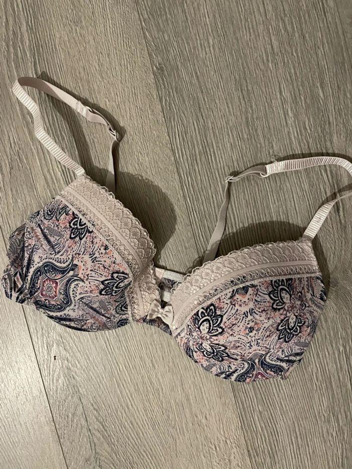 Soutien gorge à armature rose clair à motifs bleu marine et dentelle la halle taille 90C - photo numéro 2