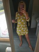 Robe motif feuilles jaune moutarde