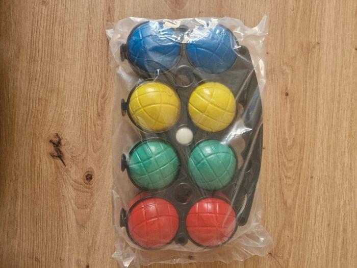 Boule de pétanque plastique