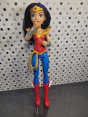 Poupée dc super hero girls wonder woman son et lumière 30 cm