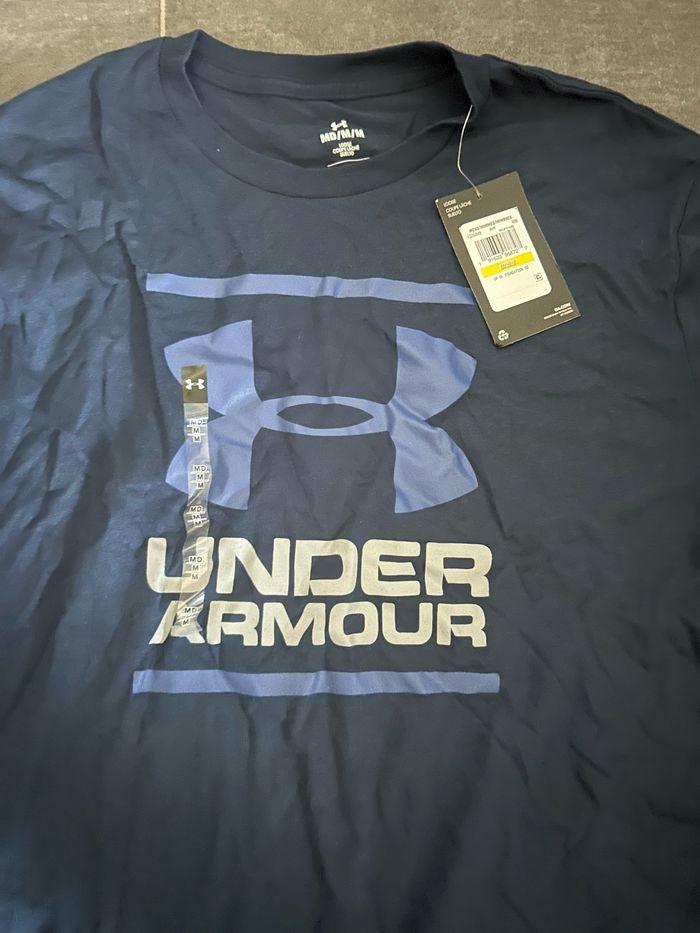 T-shirt neuf under armour taille M - photo numéro 2