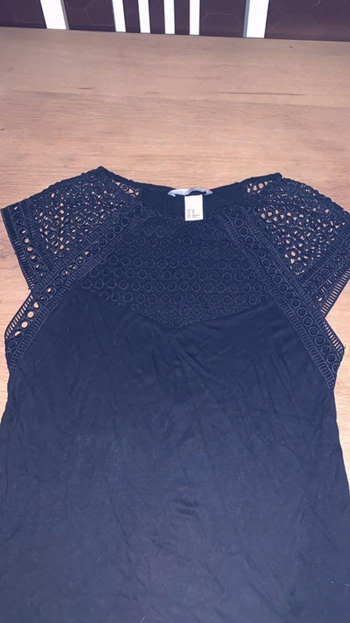 Top fluide avec broderies - Taille XS - H&M - photo numéro 3