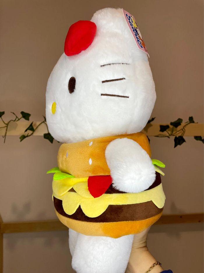 Peluche Hello Kitty déguisement Hamburger 🍔 - photo numéro 11