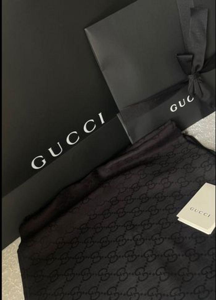 Châle Gucci neuf - photo numéro 3