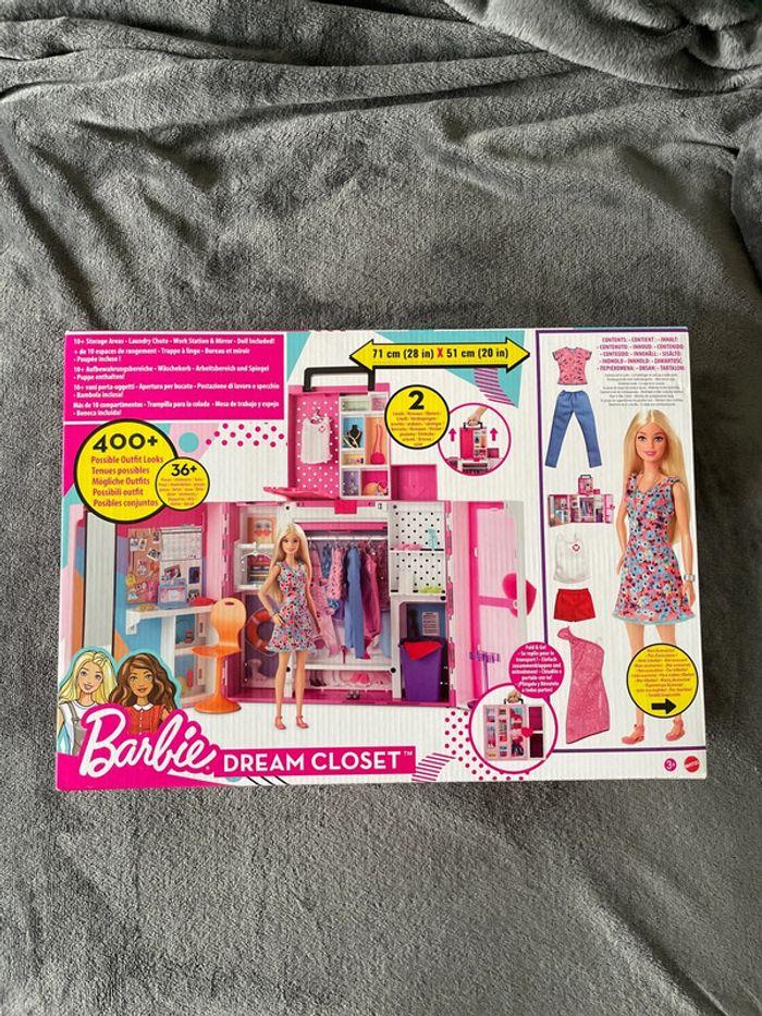 Barbie mega dressing - photo numéro 1