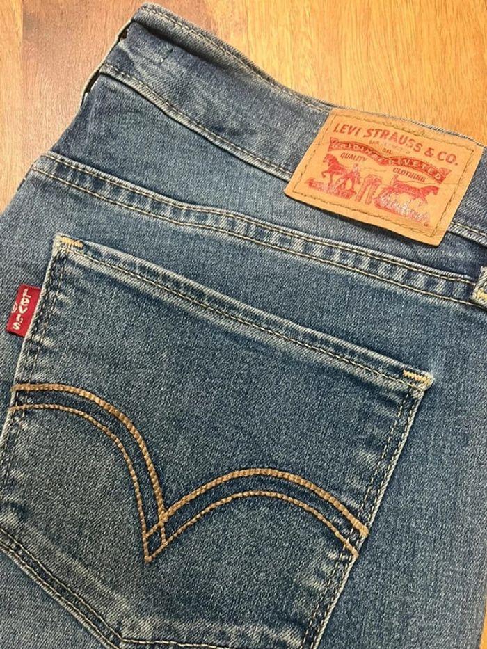 18. Levi’s 524 bootcut W28 L32 - photo numéro 2