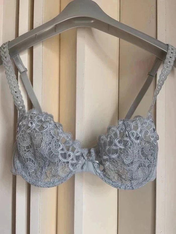 Soutien-gorge gris 85C - photo numéro 1