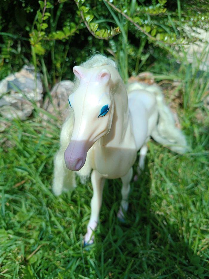 Cheval barbie blanc white mattel 2004 glitter paillette violet purple sparkling cendrillon sparkle - photo numéro 3