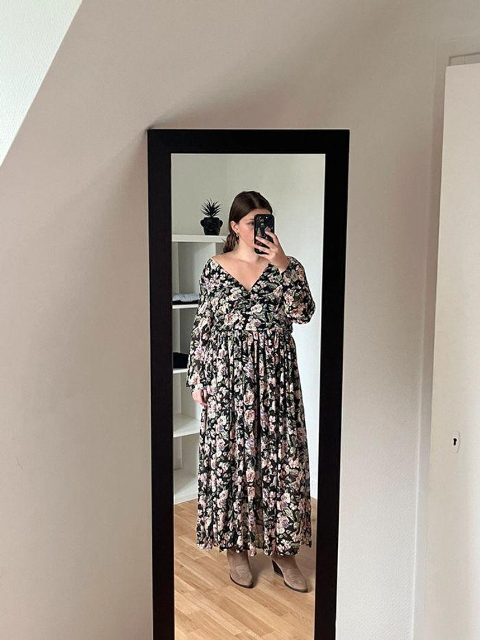 Robe à fleurs - photo numéro 1