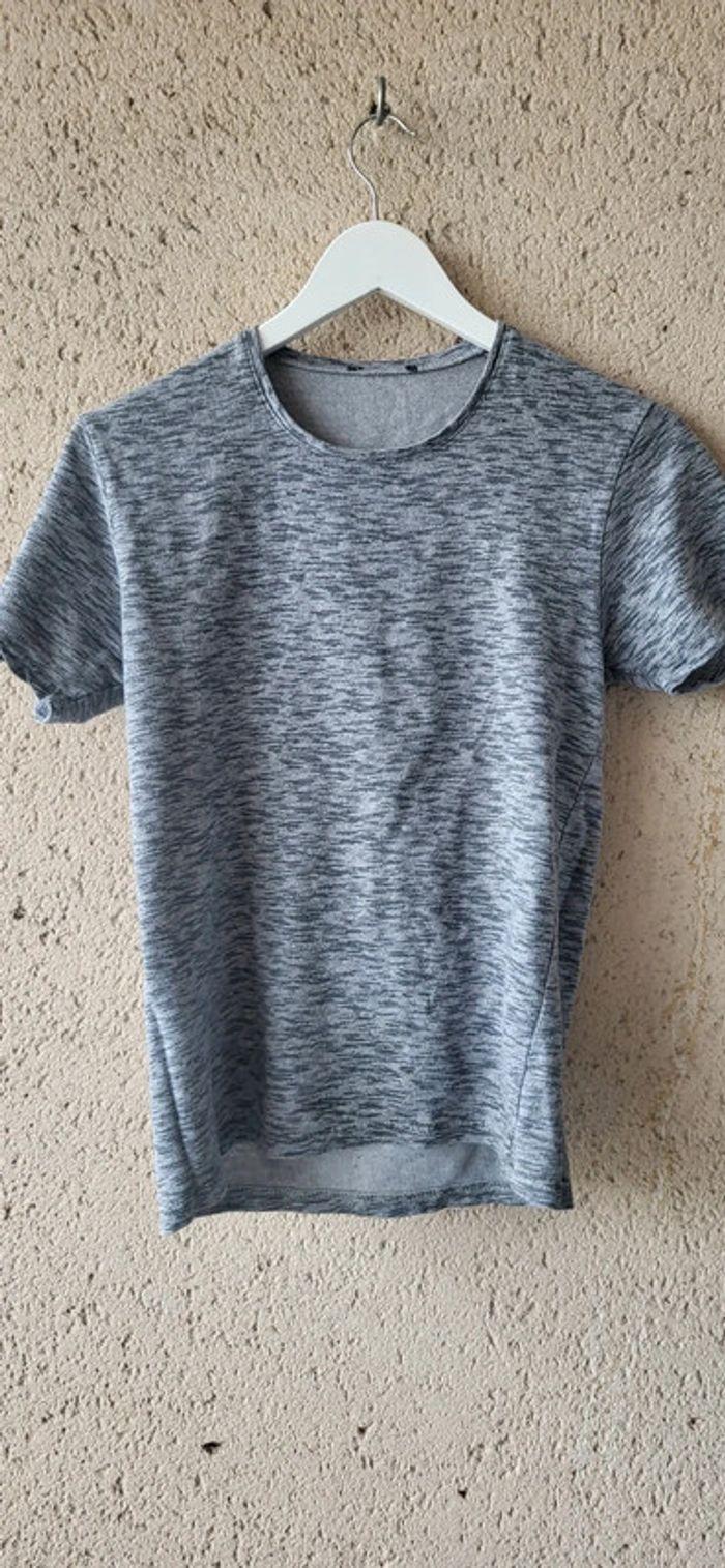 T-shirt enfant gris et noir 12ans - photo numéro 1