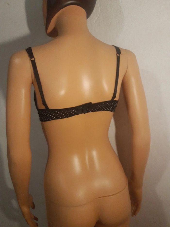 Soutien-gorge avec volants noeud noir avec des pois blancs taille 90B - photo numéro 3