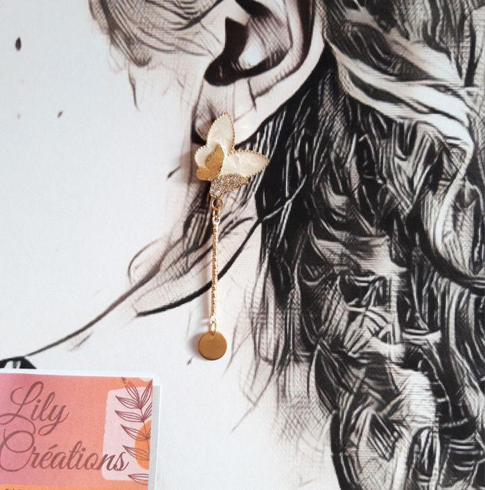 Boucles d'oreilles dorées/papillons couleur crème LC242 - photo numéro 2